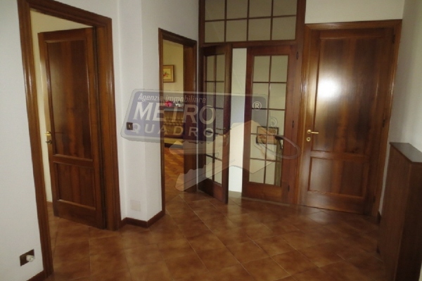 corridoio notte - UNIFAM. AUTONOMA THIENE (VI) EST 